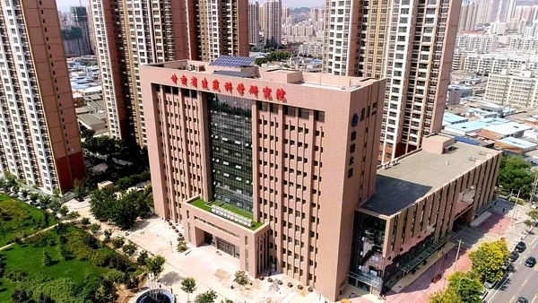 甘肃省建筑科学研究院（集团）有限公司，成立于1973年，是甘肃省领先从事建筑科学研究和科技研发的综合性咨询与技术服务机构，是国家高新技术企业、全国用户满意标杆企业、甘肃省科技创新型企业。